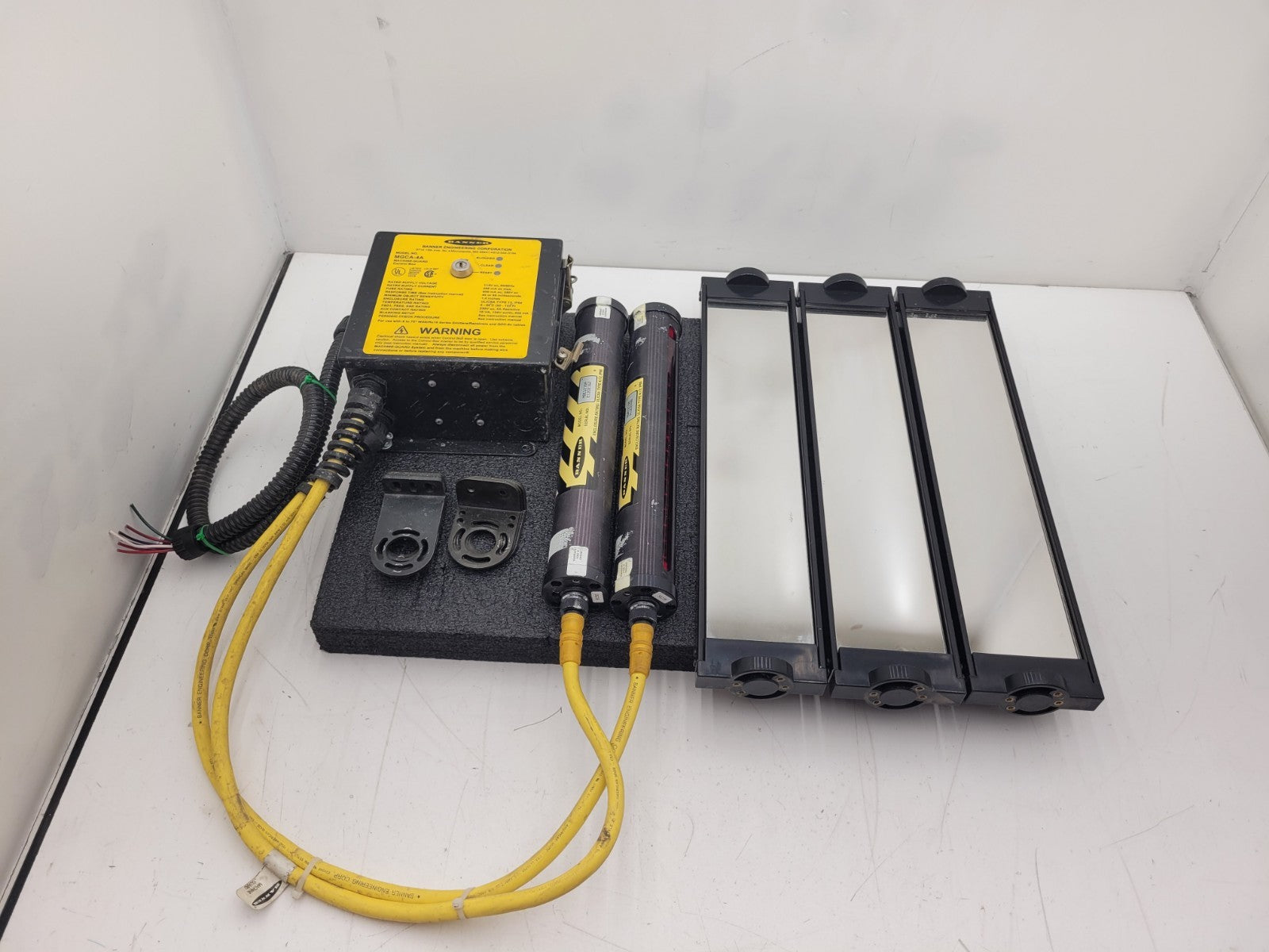 BANNER MGCA-4A Machine-Guard Control Box Light Curtain MGR1216A MGE1216A Mirrors