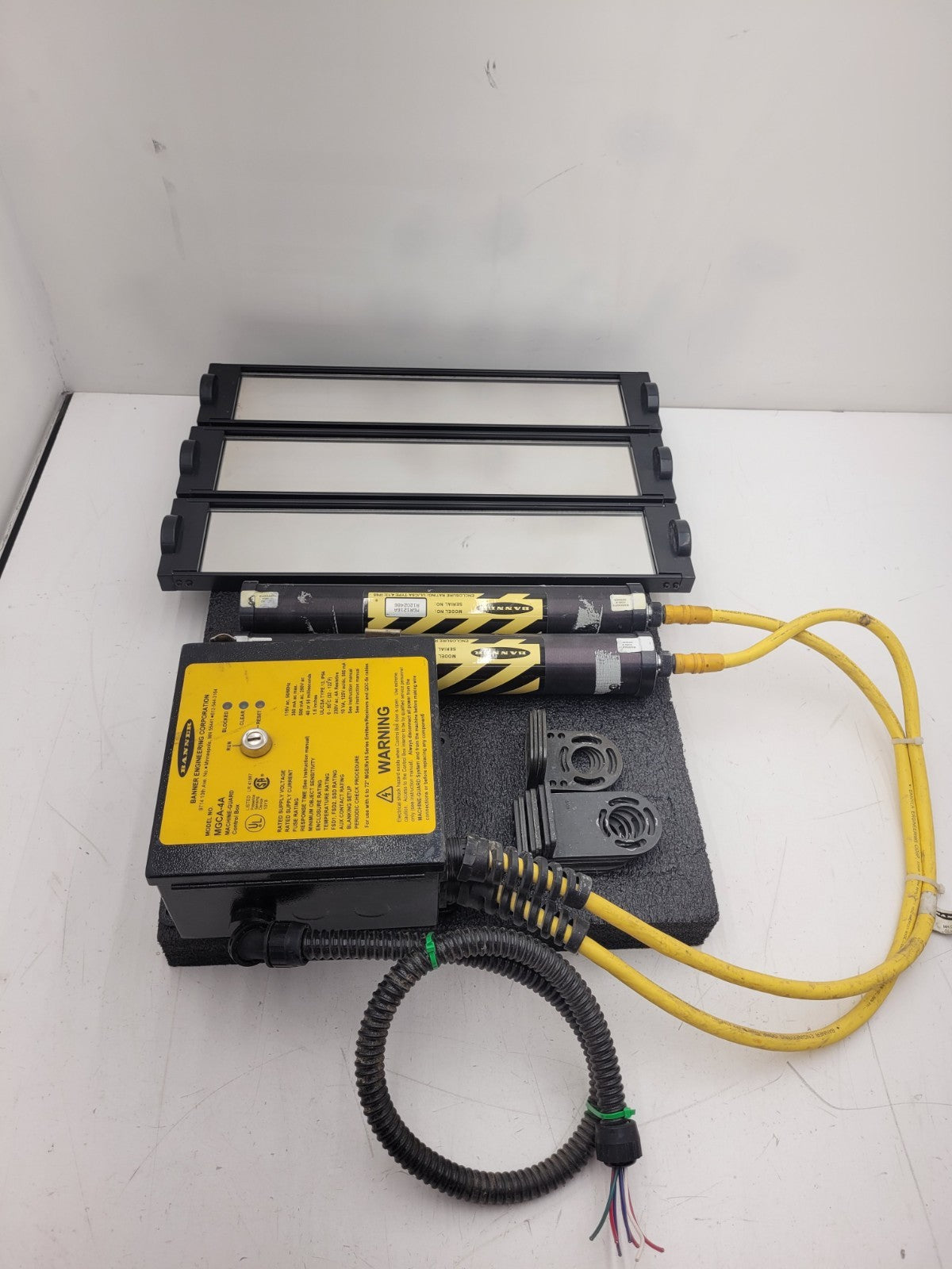 BANNER MGCA-4A Machine-Guard Control Box Light Curtain MGR1216A MGE1216A Mirrors