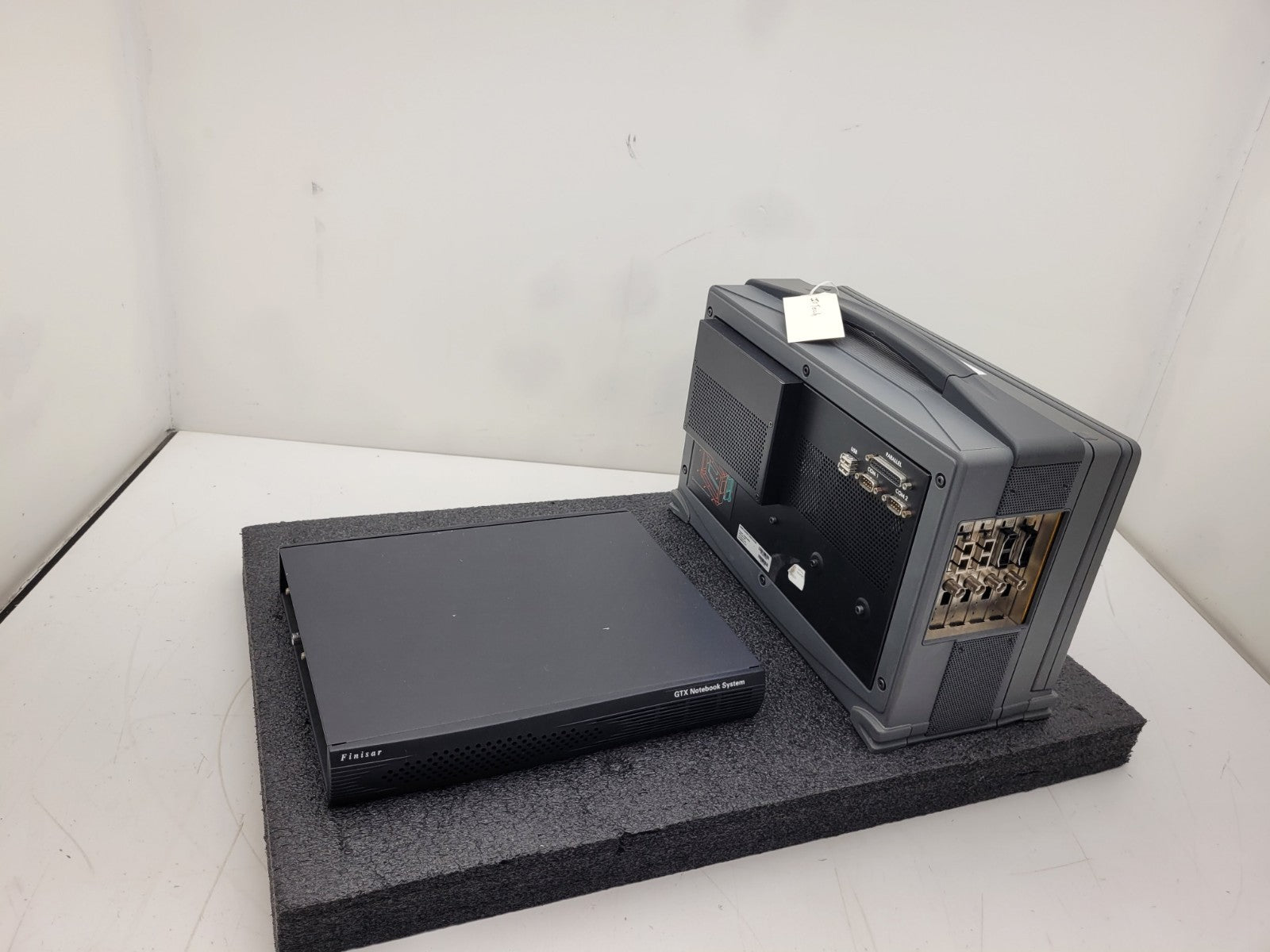 FINISAR GTX-GE-P1000 Gigabit Ethernet Traffic System + Exp Chassis Broken Screen