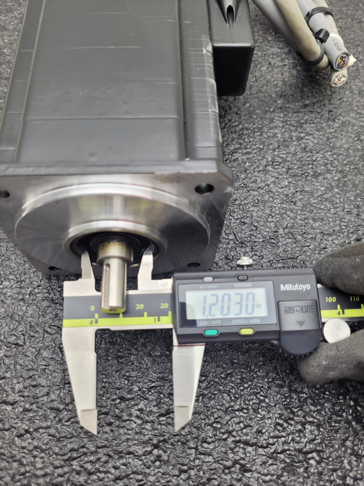 GE Fanuc A2/3000 A06B-0373-B677#7008 A06B0373B6777008 AC Servo Motor