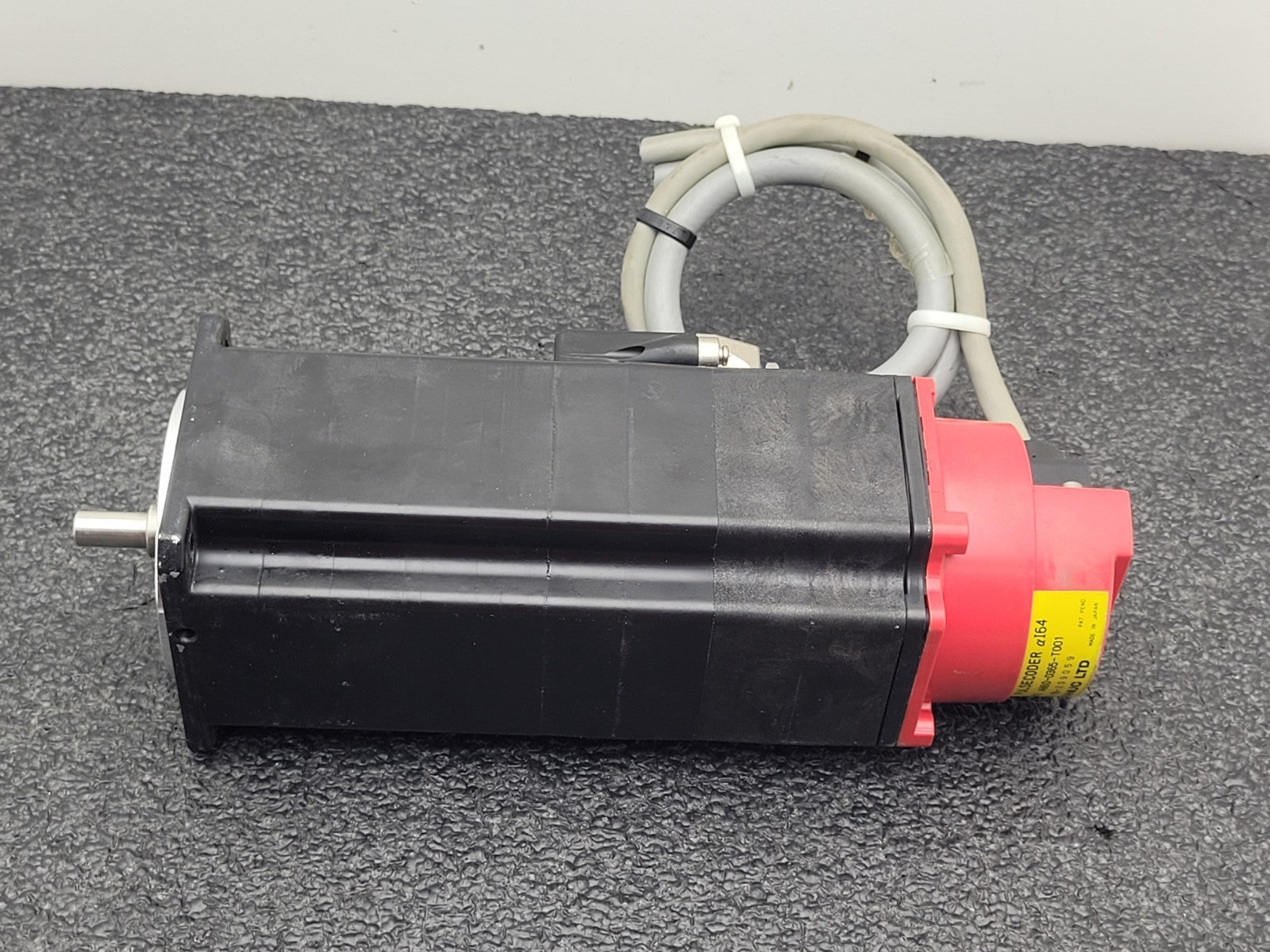 GE Fanuc A2/3000 A06B-0373-B677#7008 A06B0373B6777008 AC Servo Motor