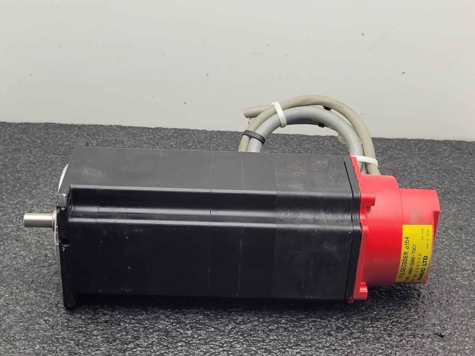 GE Fanuc A2/3000 A06B-0373-B677#7008 A06B0373B6777008 AC Servo Motor