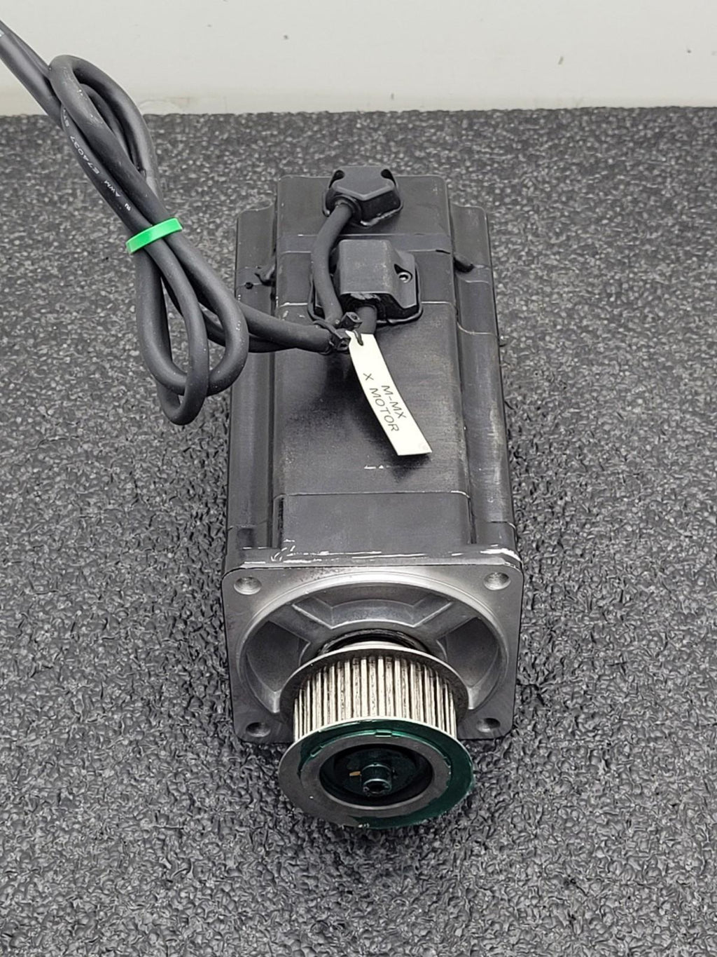 SANYO DENKI AC SERVOMOTOR P5, P50B08100DXS27 / PZ0A050AME1S00 Servo Amplifier PZ