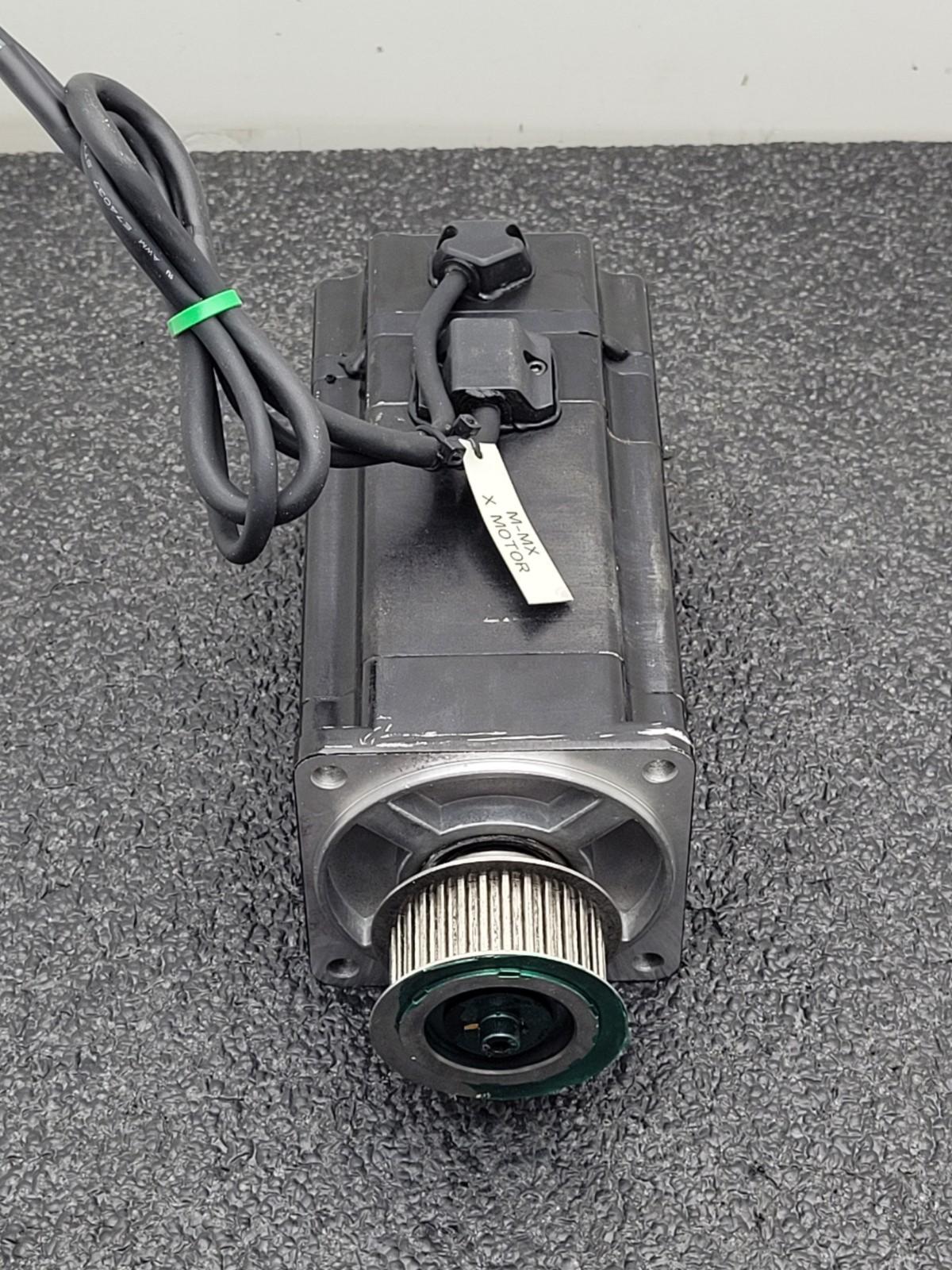 SANYO DENKI AC SERVOMOTOR P5, P50B08100DXS27 / PZ0A050AME1S00 Servo Amplifier PZ