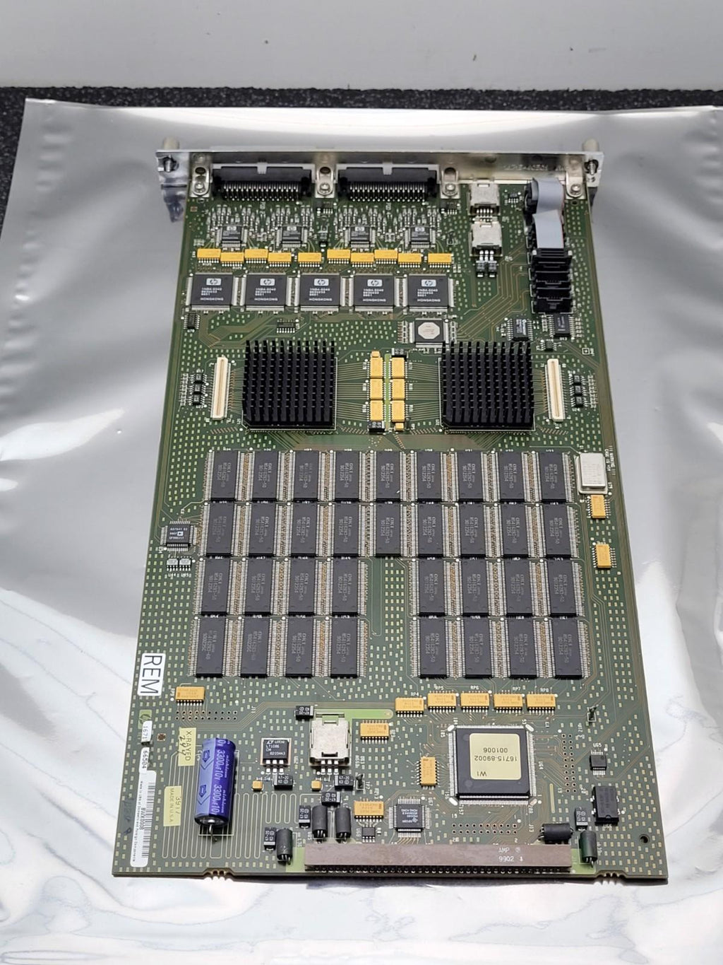 HP AGILENT 16717A 333MHz STATE / 2GHz TIMING ZOOM 2MSa ANALYZER with Cables