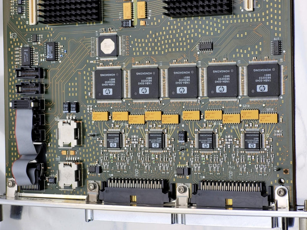 HP AGILENT 16717A 333MHz STATE / 2GHz TIMING ZOOM 2MSa ANALYZER with Cables