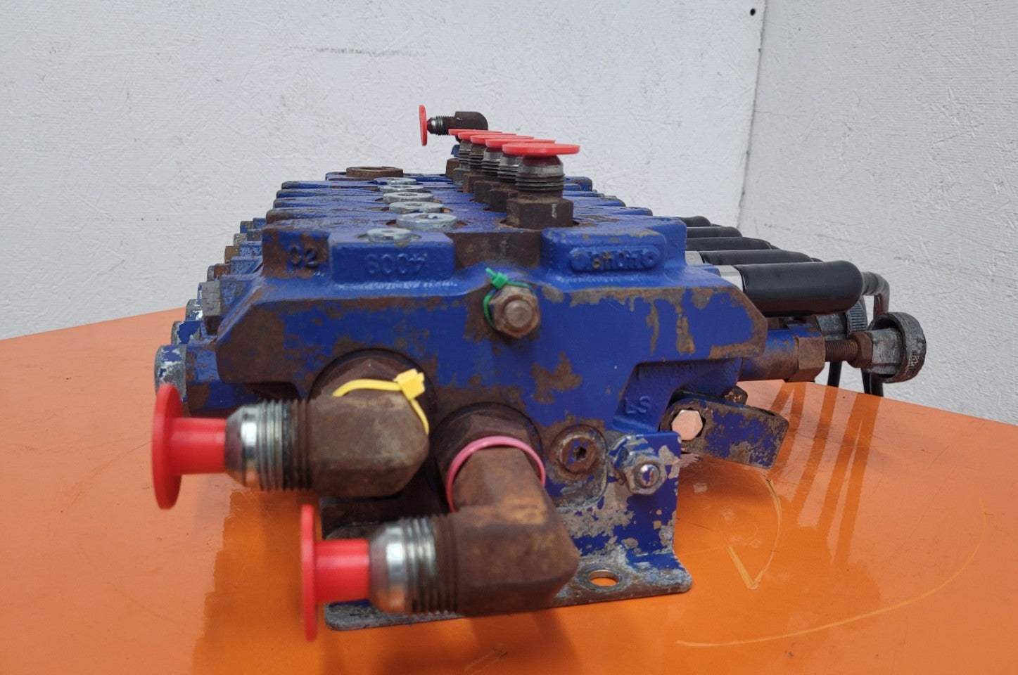 Parker Pulsar? Hydraulic Modular Stackable 5 Valve Stack 2-Way Manual + Solenoid