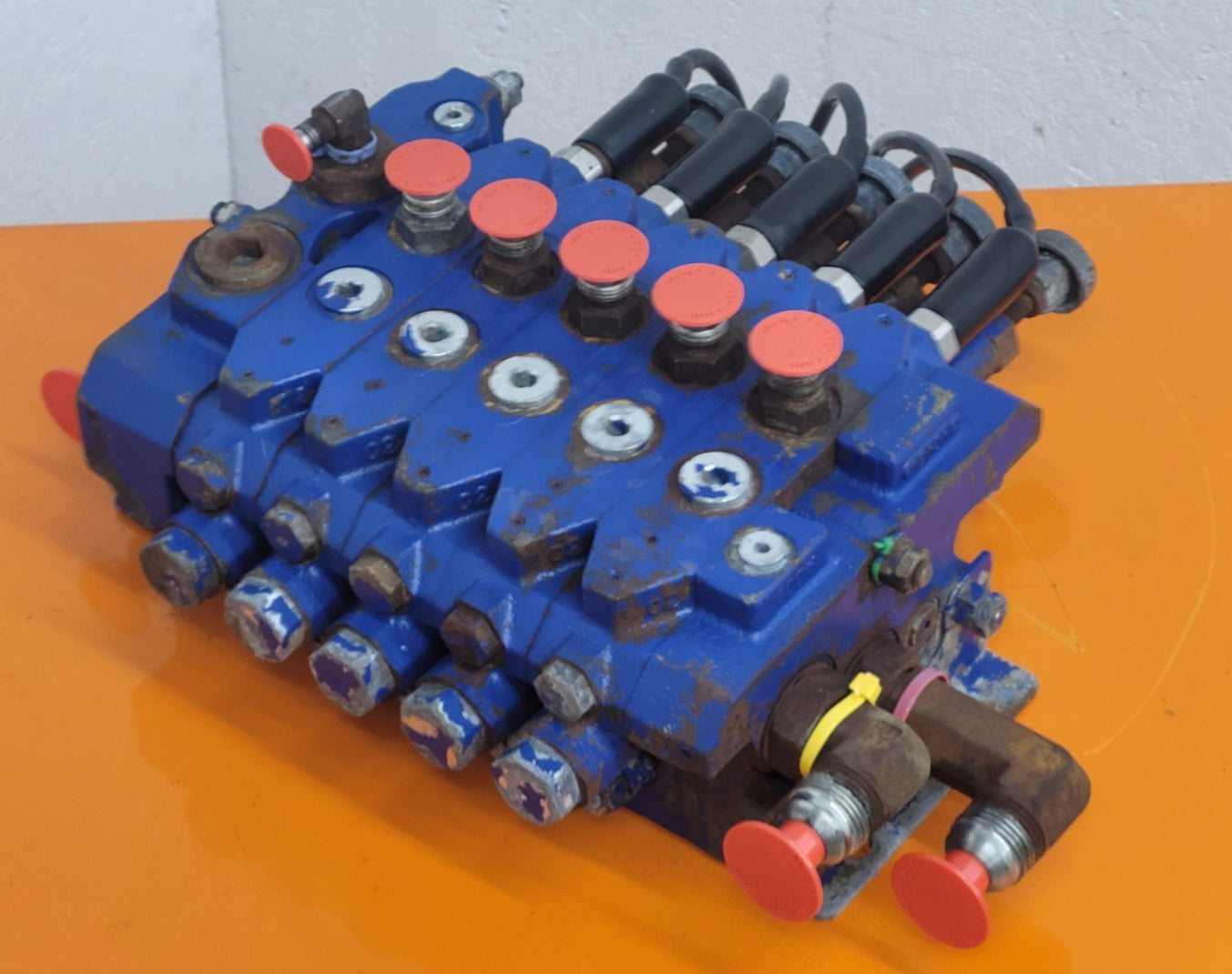 Parker Pulsar? Hydraulic Modular Stackable 5 Valve Stack 2-Way Manual + Solenoid