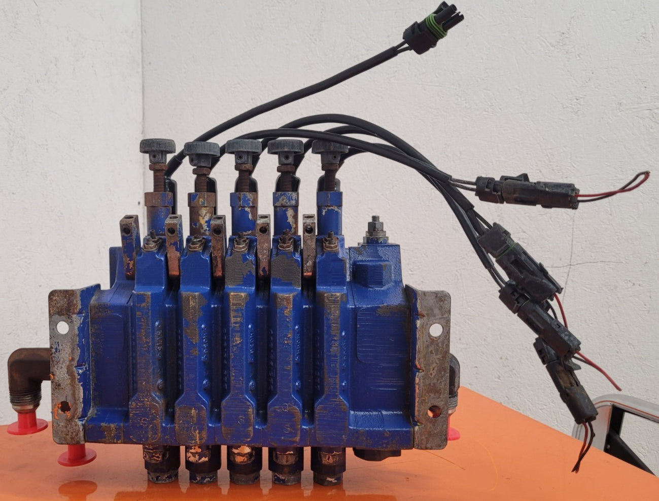 Parker Pulsar? Hydraulic Modular Stackable 5 Valve Stack 2-Way Manual + Solenoid
