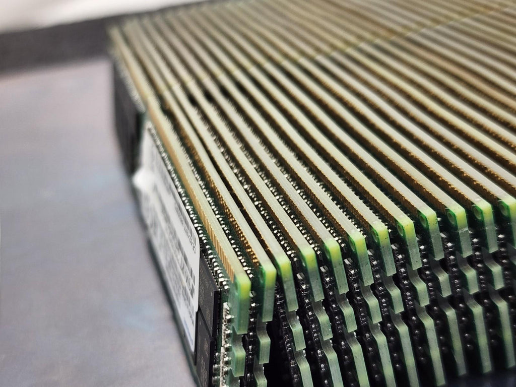 Lot of 44x Samsung 32GB 2Rx4 DDR4-2666 ECC Server Memory Ram M393A4K40CB2-CTD7Q