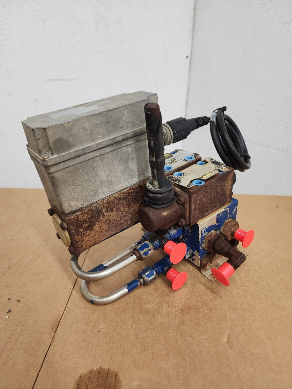 PARKER Hydraulic Proportional ISO Valve D1FHE80HCNEK0030X6114 12VDC + Override K