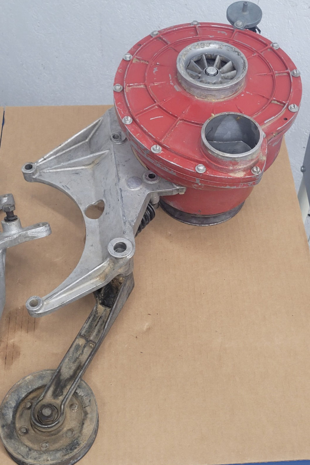 McCULLOCH Supercharger + Extra Tensioner Arm Pully OVS57C10816 RO