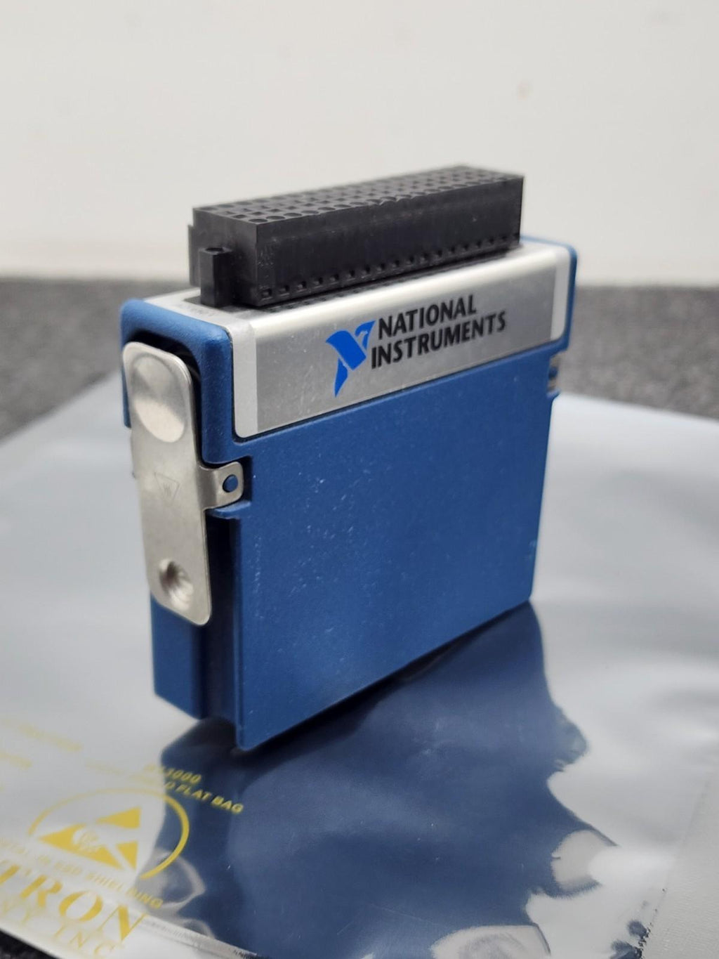 National Instruments NI 9264 16 Channel cDAQ Analog Input Module Screw Terminal