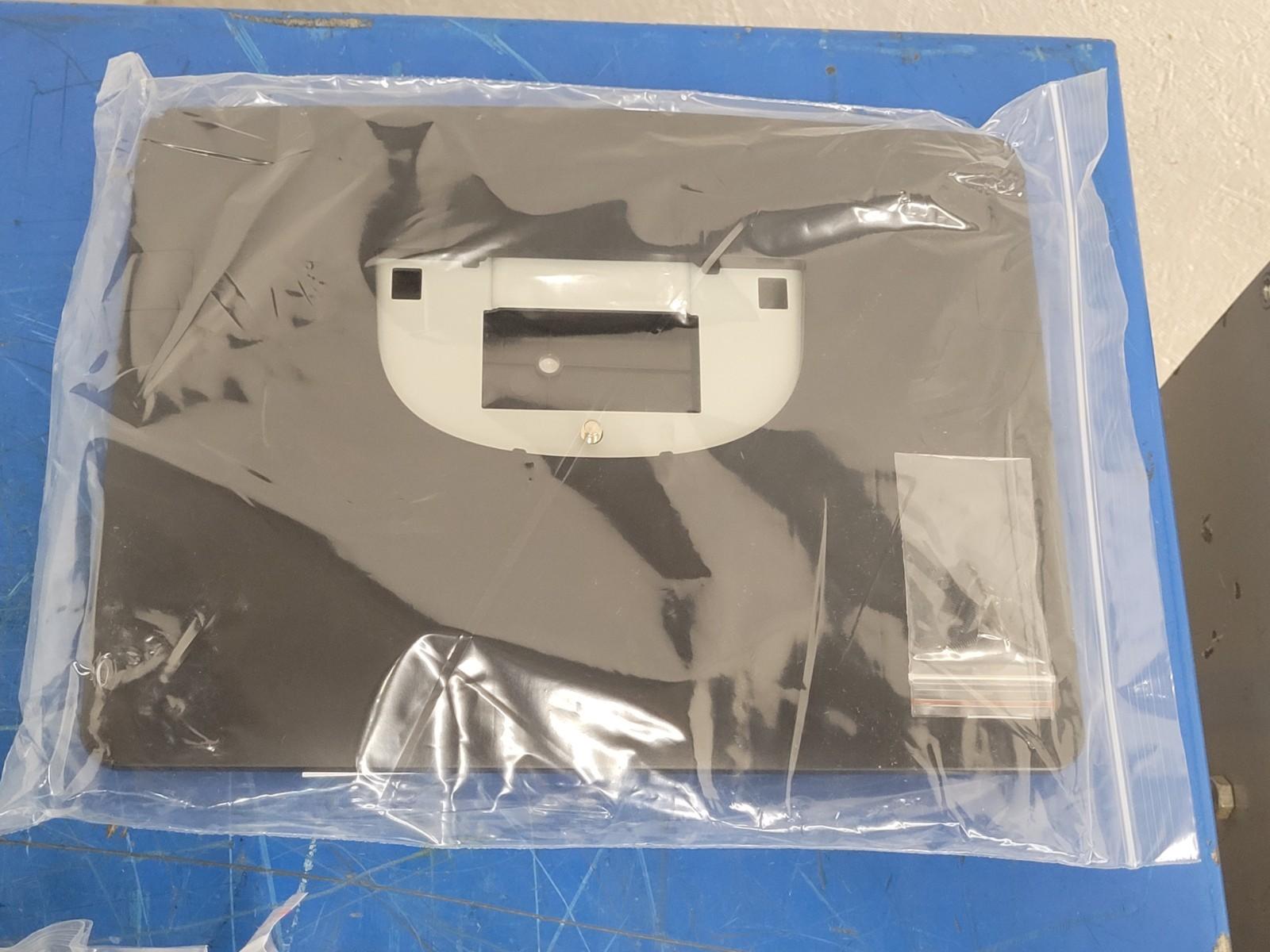 ELO 15" Industrial Touch Screen HMI Monitor ET1517L-7CWB-1-BL-G New Open Box