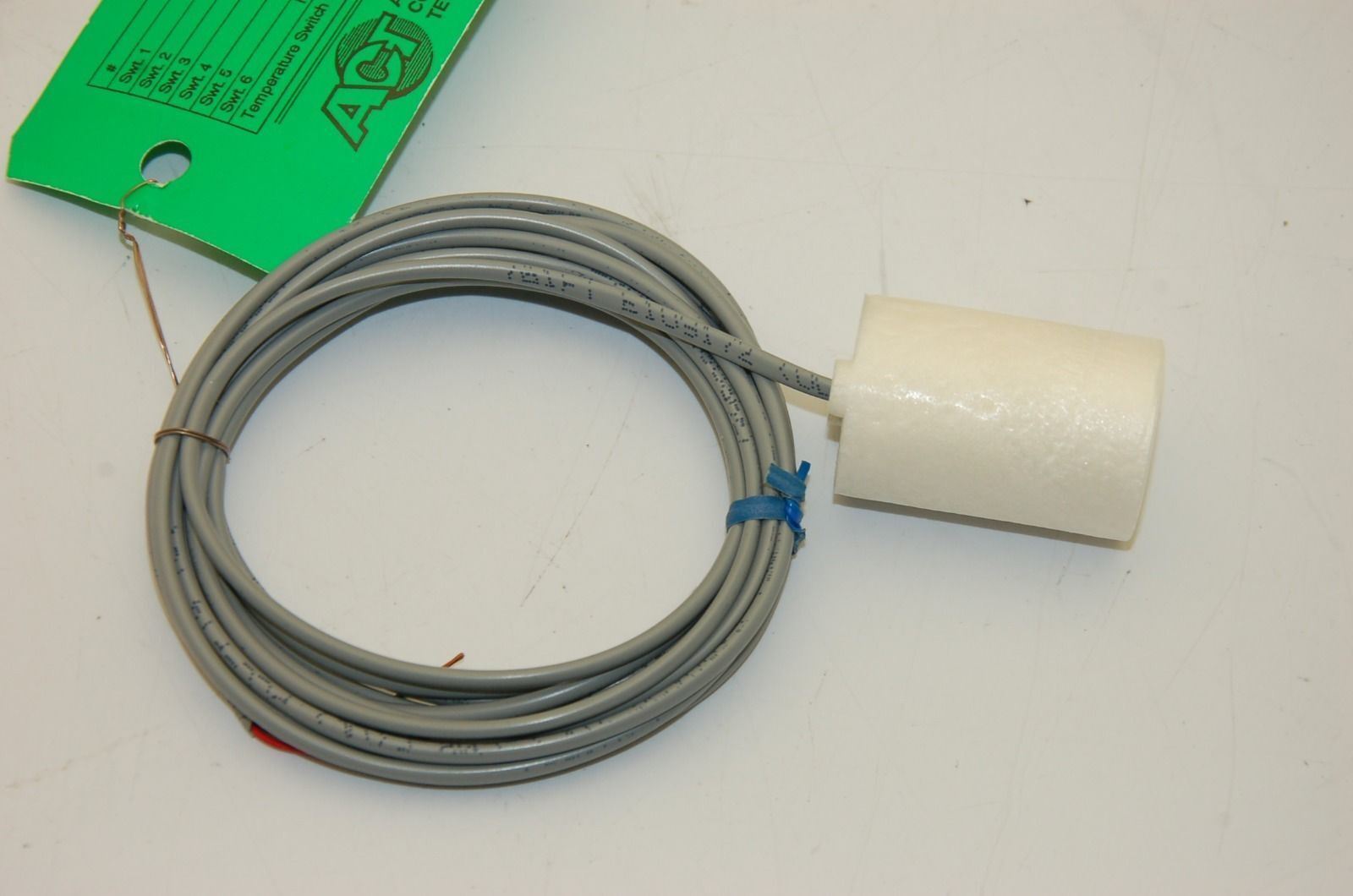 ACT Advanced Control Technologies P7200PW120 Temperature Switch, N.C. - Lot of 2