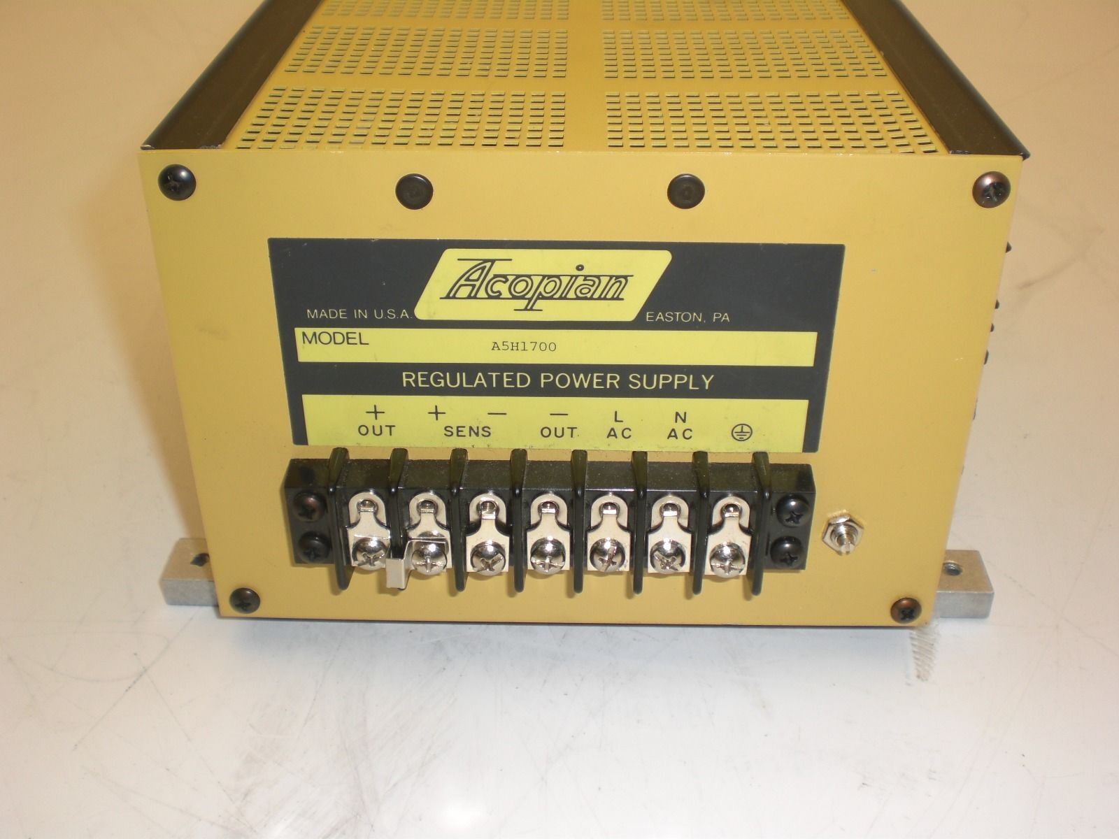Acopian A5H1700 5VDC Regulated Power Supply, 115VAC