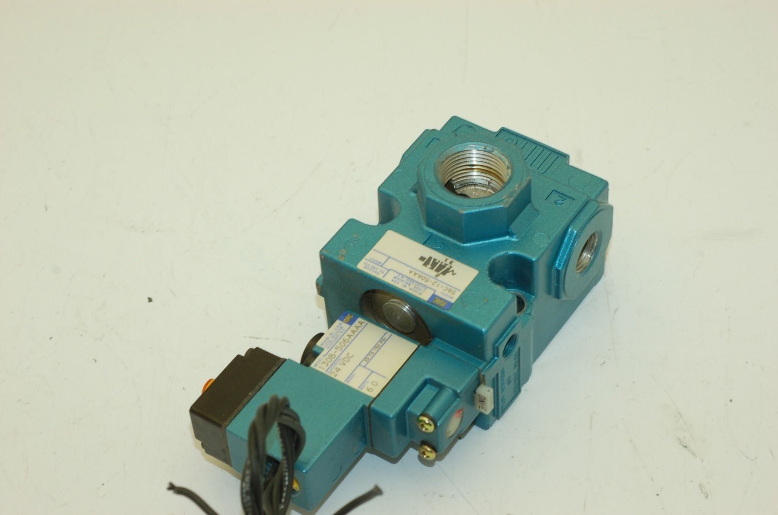 MAC 562-12-506AA Solenoid Valve Pnumatic Manifold 24VDC 6W 3 Port 130B-506AAAA