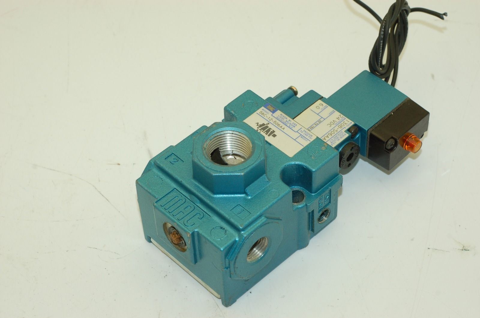 MAC 562-12-506AA Solenoid Valve Pnumatic Manifold 24VDC 6W 3 Port 130B-506AAAA