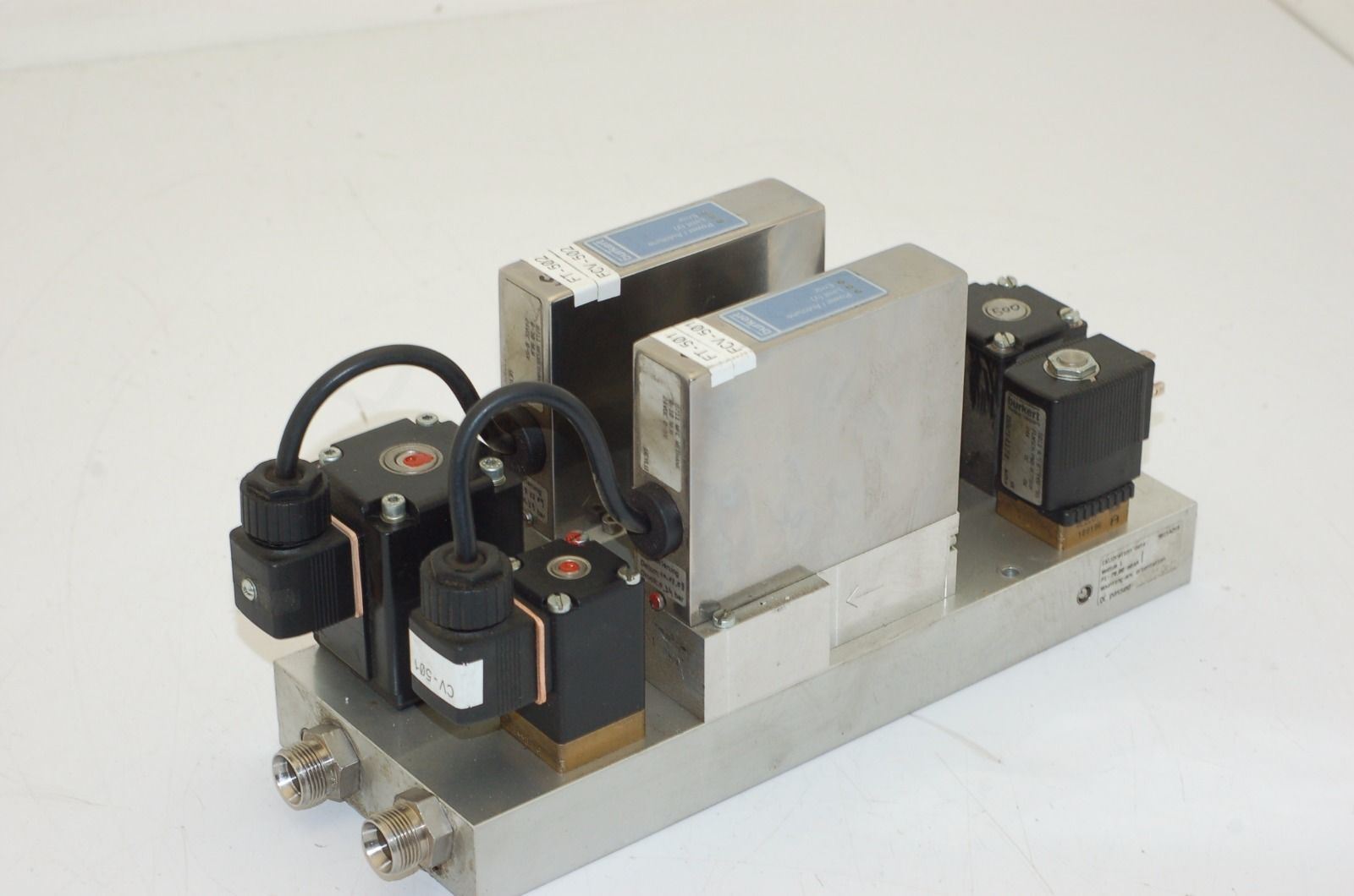 Burkert 8711 MFC Dual Methane Mass Flow Control Assembly, 24VDC, 0-30 NLM