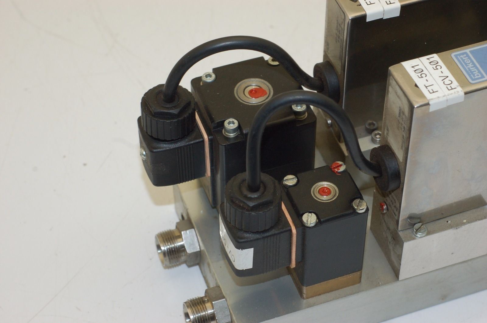 Burkert 8711 MFC Dual Methane Mass Flow Control Assembly, 24VDC, 0-30 NLM