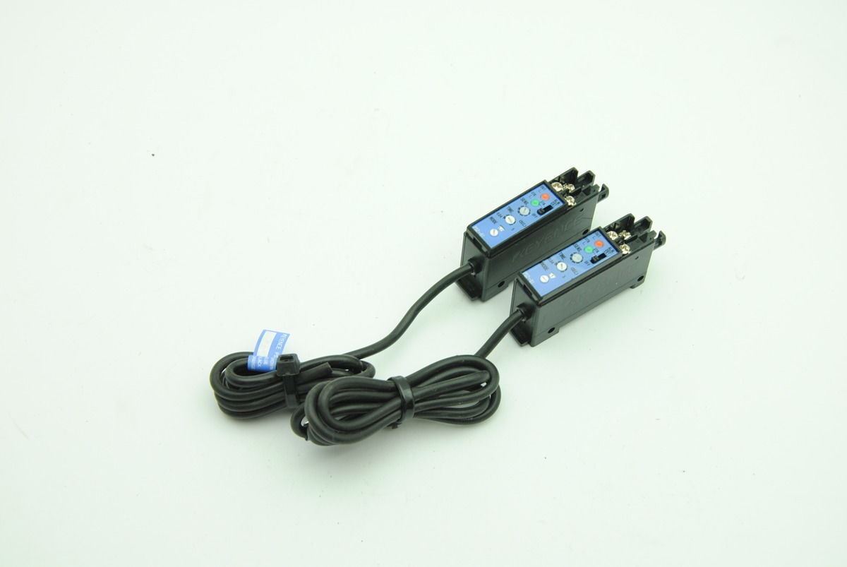 Keyence PS2-61 Photoelectric Sensor Amplifier, 12-24VDC - Lot of 2