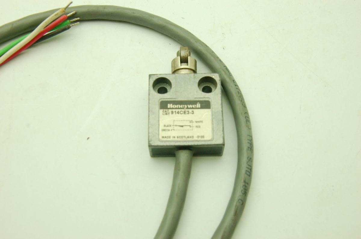 Honeywell 914CE3-3 Micro Switch Pre-wired Enclosed, Actuator-Cross Roller