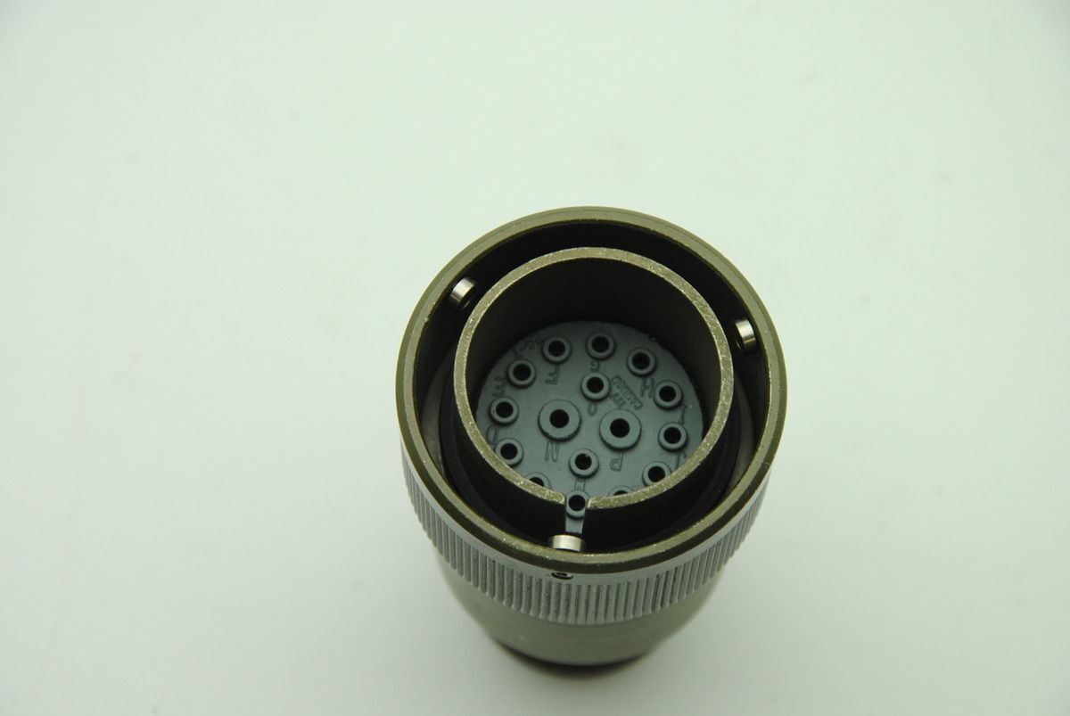 ITT Cannon CB6U24-7PC 16-Pin Male Connector, Twist Lock, No Pins (A)  - NEW