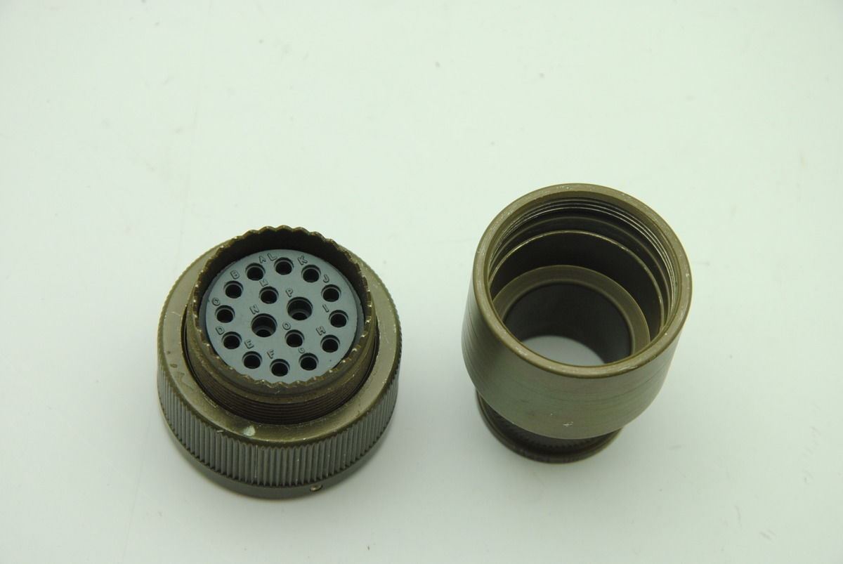 ITT Cannon CB6U24-7PC 16-Pin Male Connector, Twist Lock, No Pins (A)  - NEW