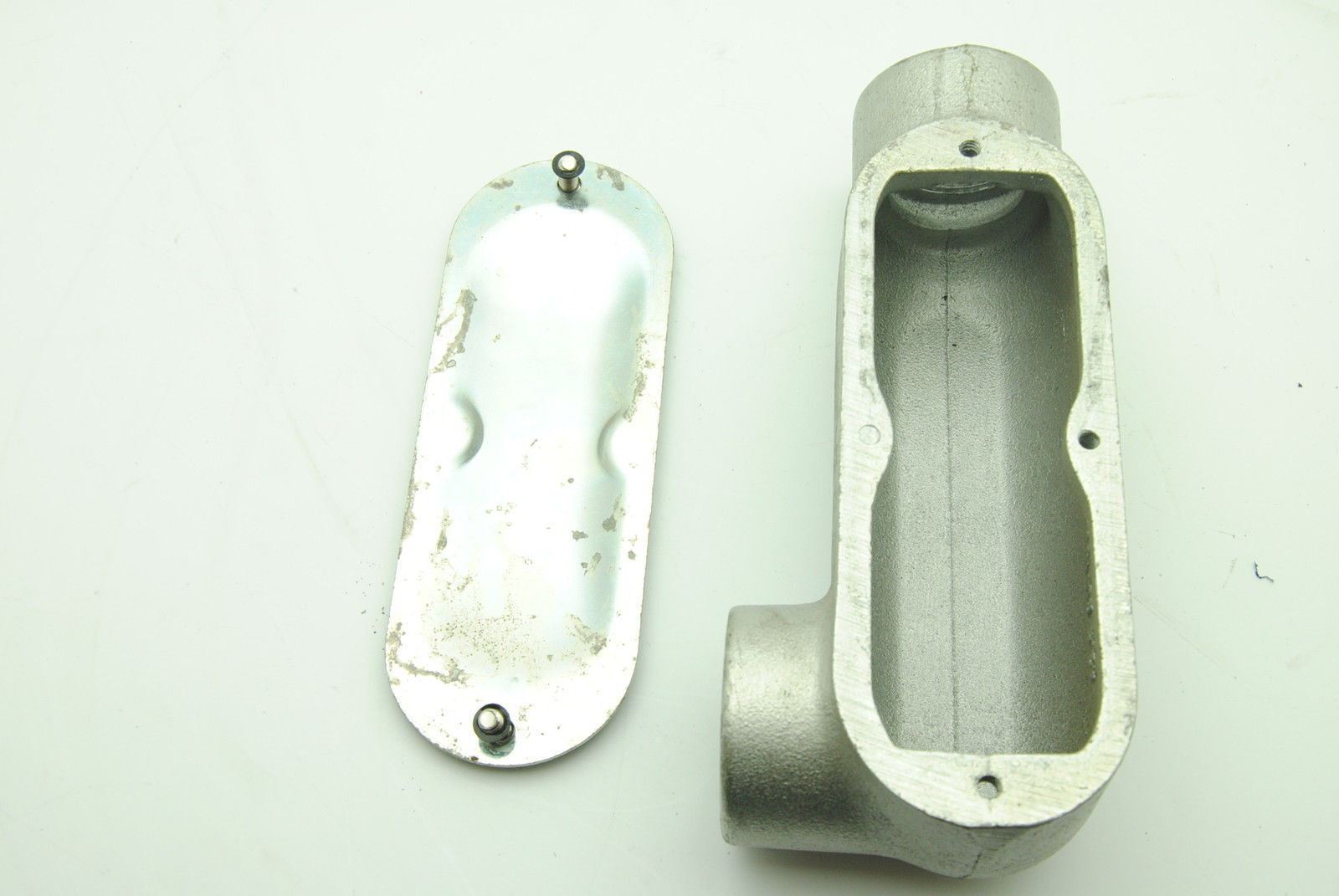 Crouse Hinds LL58 1-1/2" Conduit Outlet, Threaded, 90-Degree - NEW