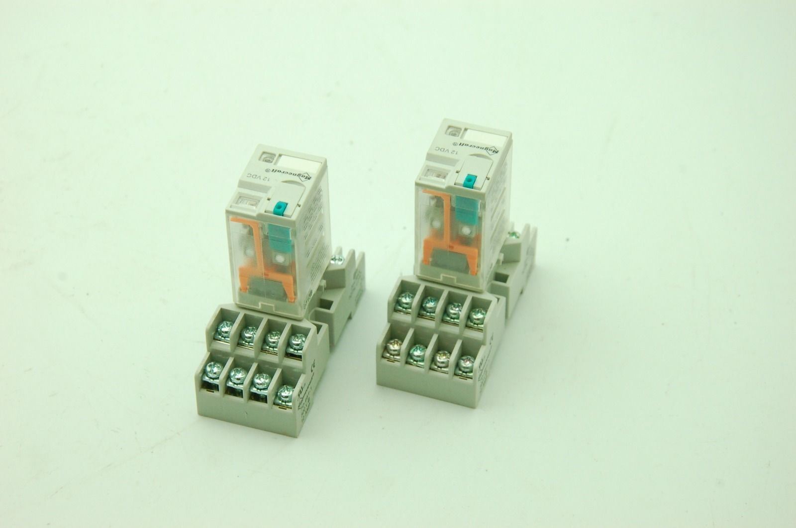 Magnecraft 782XDX2M4L Relay w/ 70-461-1 Socket 10A 300V New Lot of 2