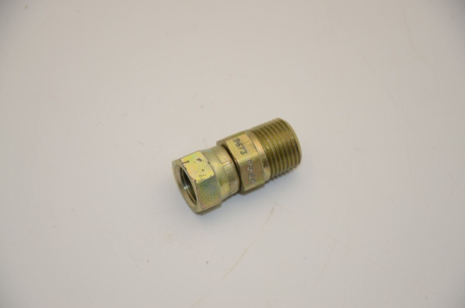 POWER TEAM 9673 Swivel Connector, 3/8" NPSM M, 1/4" NPSM F - Lot of 8 - NEW