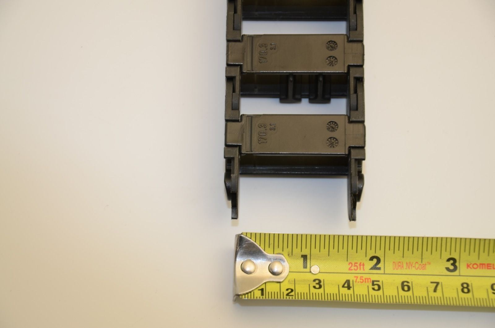 Igus Cable Carrier 15i.038.038, 38mm x 17mm ID, 330mmL