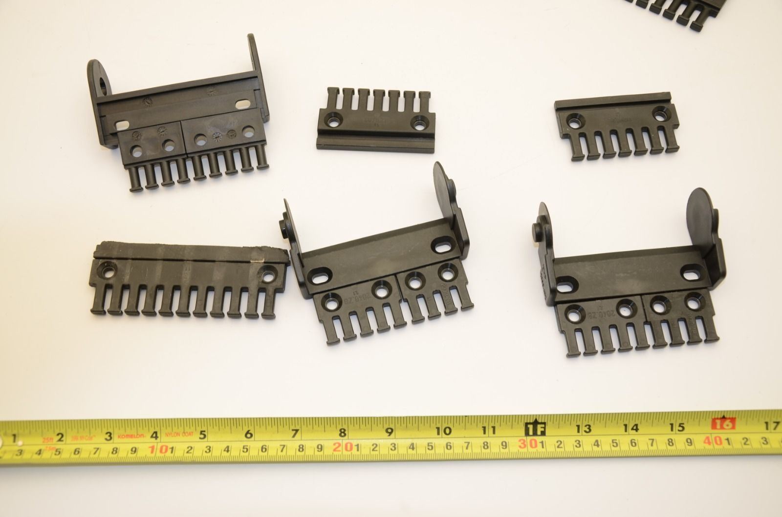 Igus Cable Carrier End Pieces, Various Sizes - Lot of 30