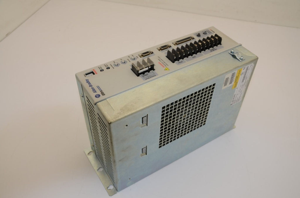 Allen Bradley Ultra 3000 Servo Drive, 230/460VAC, 3-PH, 50/60Hz, Ser. B, V1.53