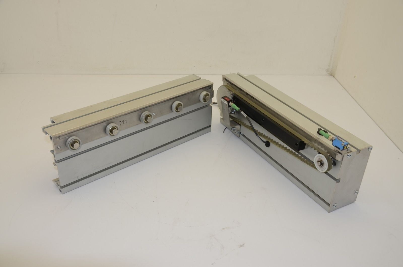 Valeo 402.866 Gear Reduced Belt Drive Tray Tray Conveyor 18"  445mmL 24VDC