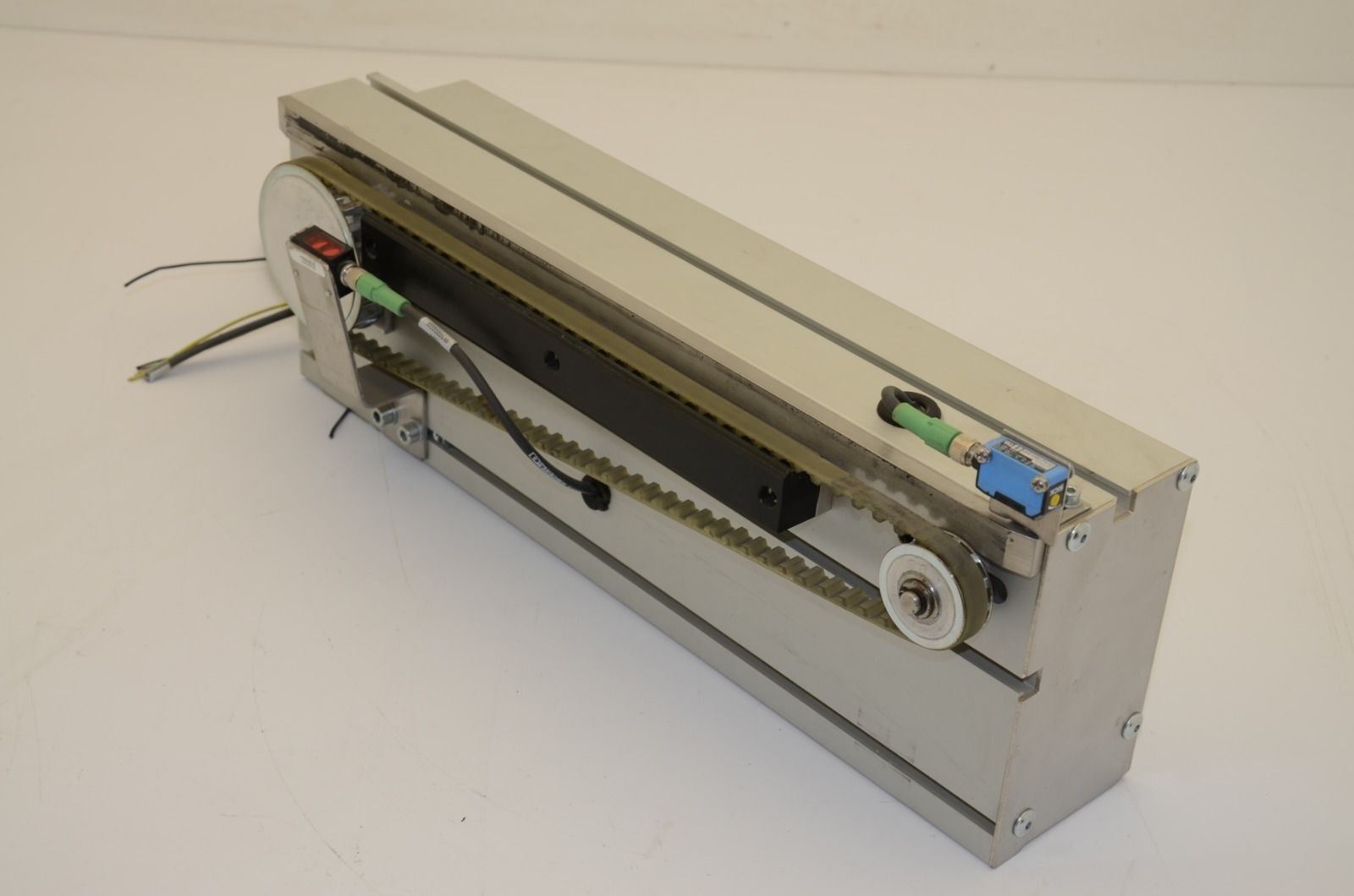 Valeo 402.866 Gear Reduced Belt Drive Tray Tray Conveyor 18"  445mmL 24VDC