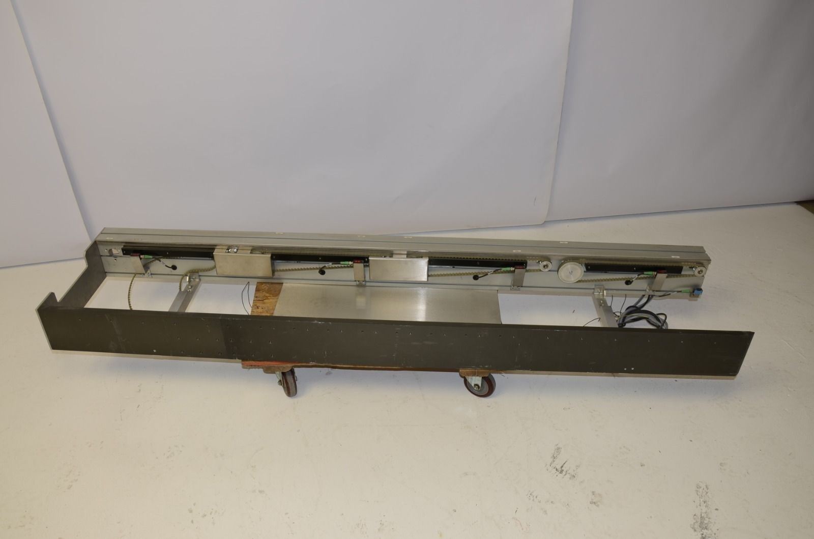 Valeo 402.866 Drive Conveyor, 24V, 78"L, 13.5"W