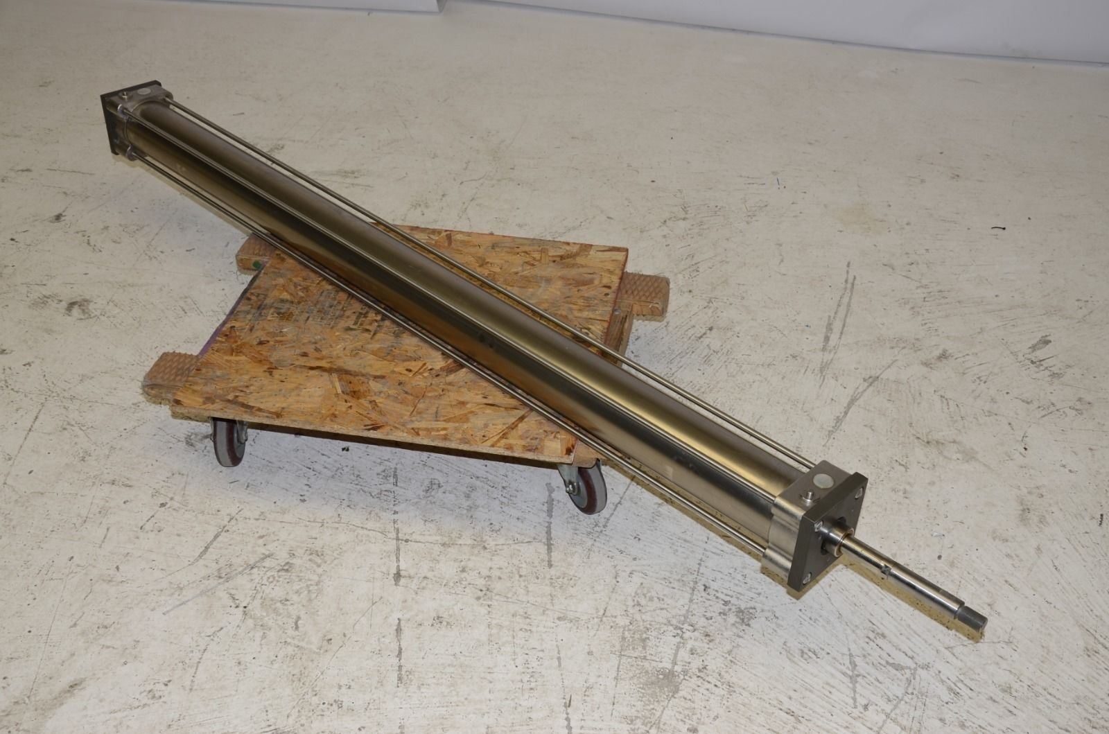 Pneumatic Cylinder 100-1475-PPVA-SA, 1475mm Stroke, 30mm Bore, 145PSI Max