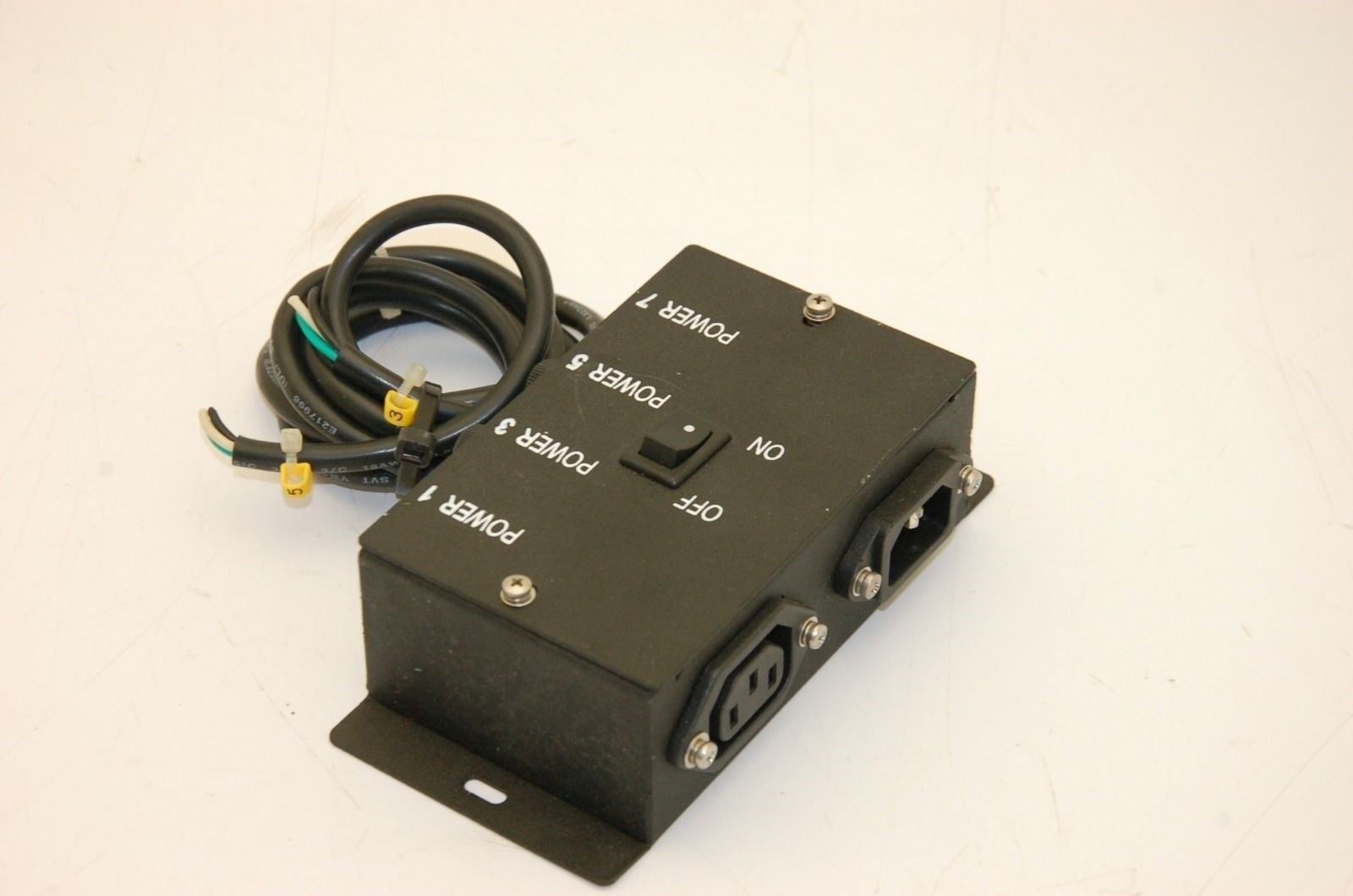 Power Distribution Box, 125/250VAC, C13 M to F to Pigtail (x2), Fused, Switched