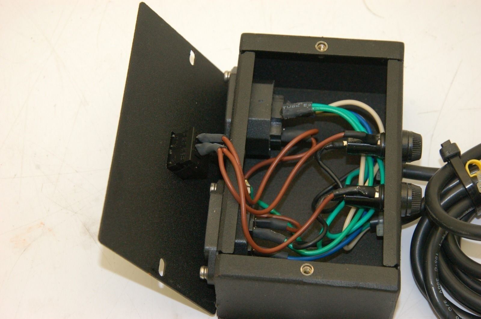 Power Distribution Box, 125/250VAC, C13 M to F to Pigtail (x2), Fused, Switched