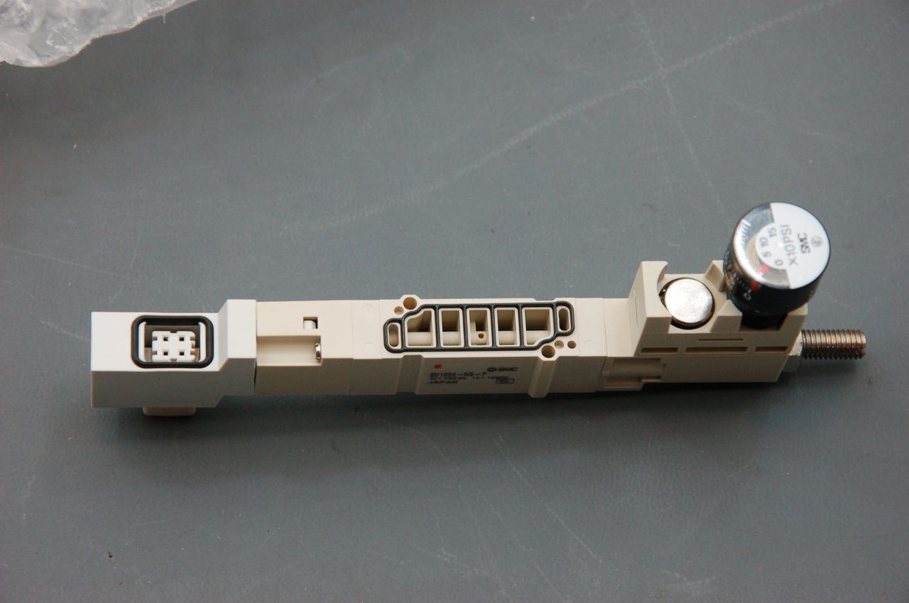 SMC Pneumatic Manifold Pressure Indicator Add on SV100-N5-P Lot of 17 New