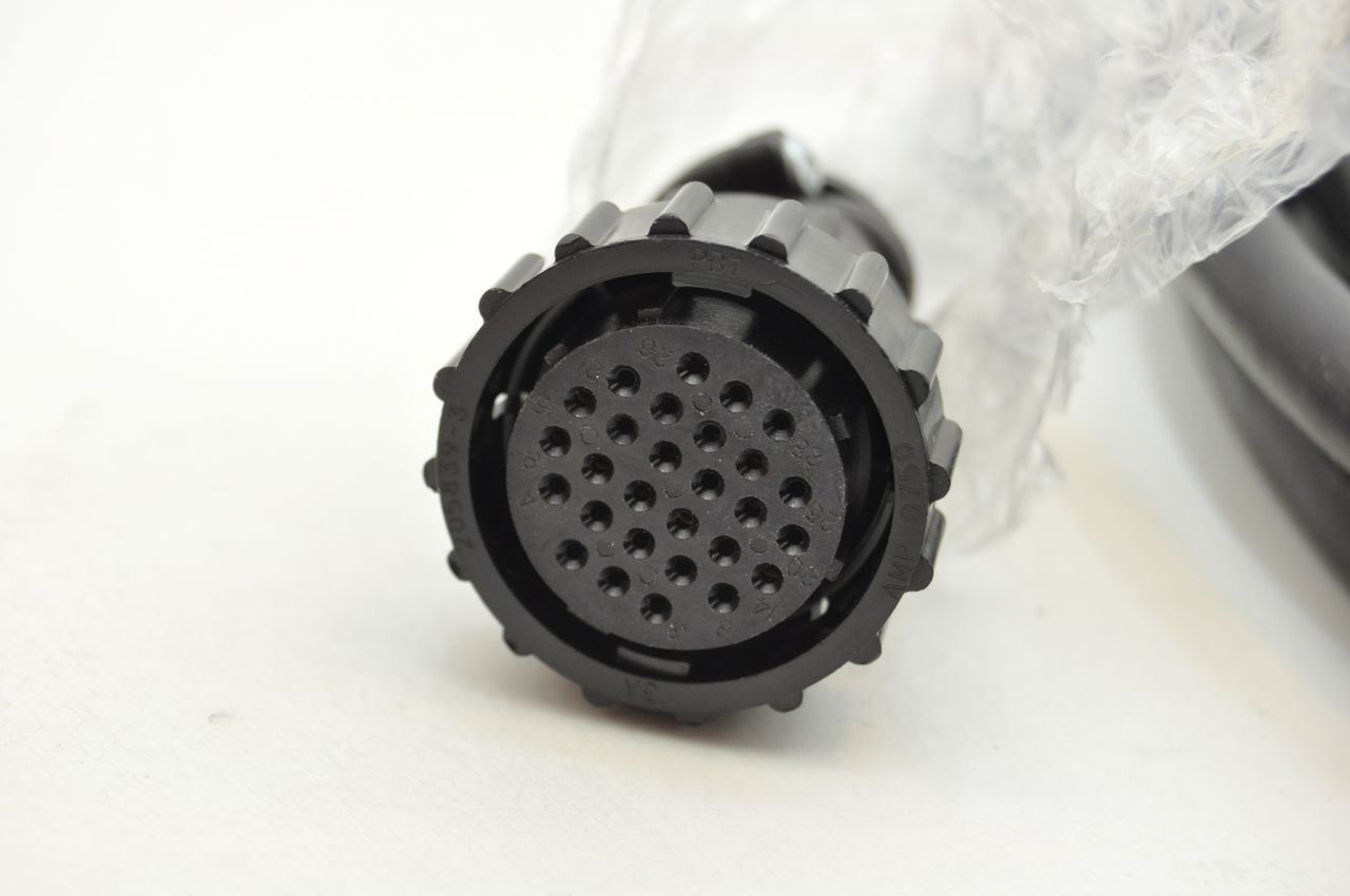 Compass 0151-30305-CSP 28-Position Female To 15-Position Male D-Sub Connector