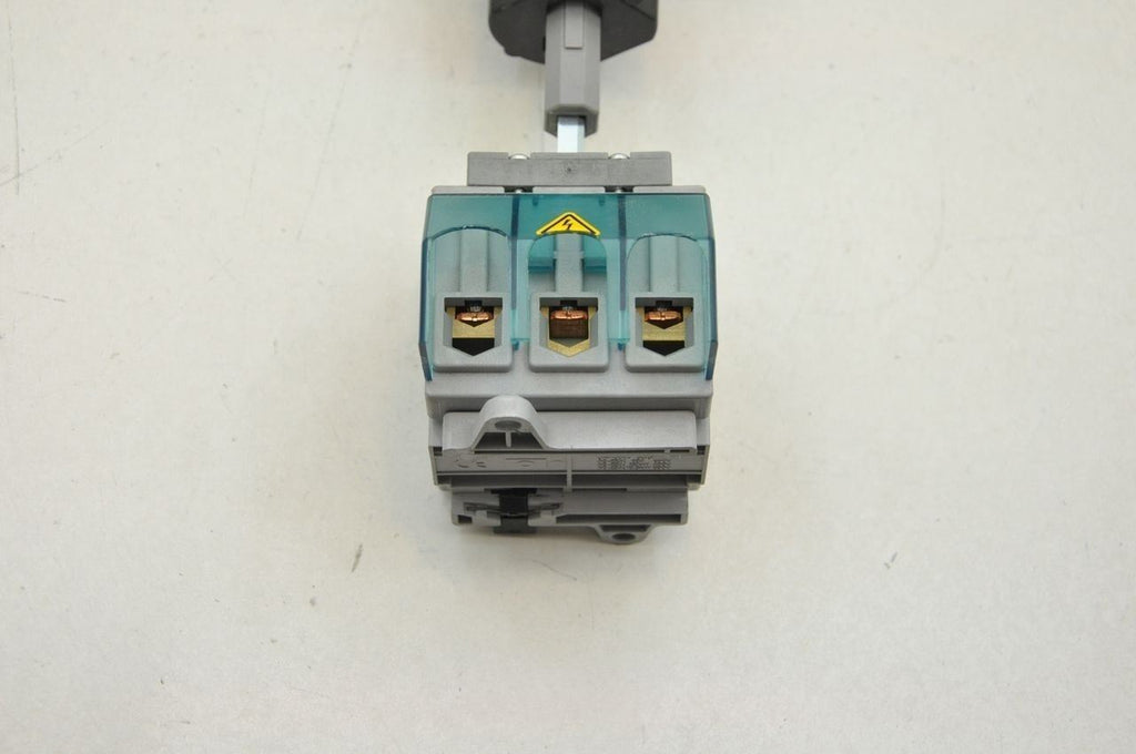 Siemens 3LD2517-0TK11 Main/Emerg. STOP Switch, 63A/690V 400V/22kW