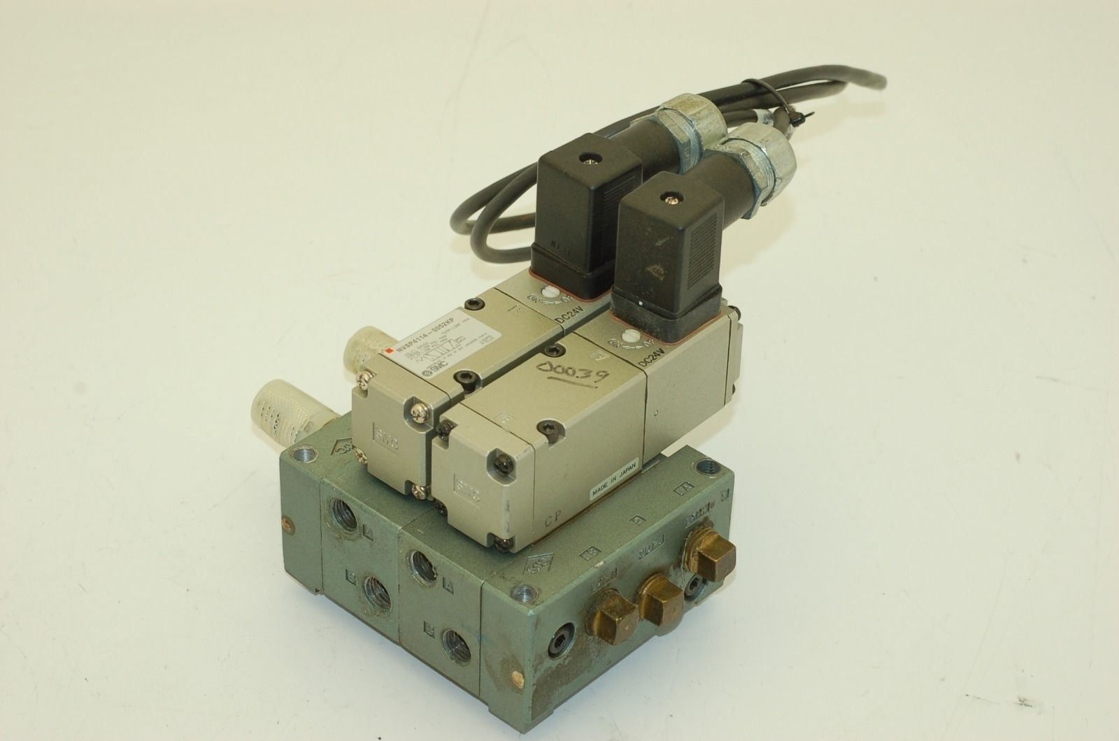 SMC Pneumatic Manifold,  NVP4114-0052KP Valve, 2-Position, 2-Valves