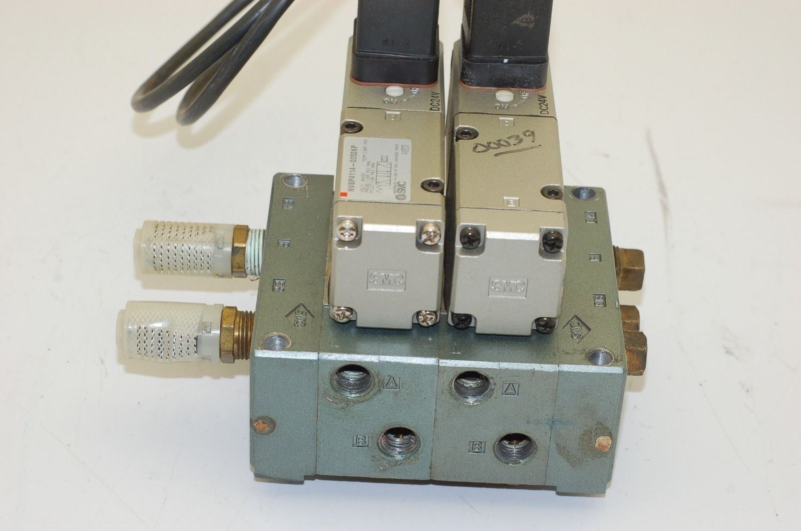 SMC Pneumatic Manifold,  NVP4114-0052KP Valve, 2-Position, 2-Valves