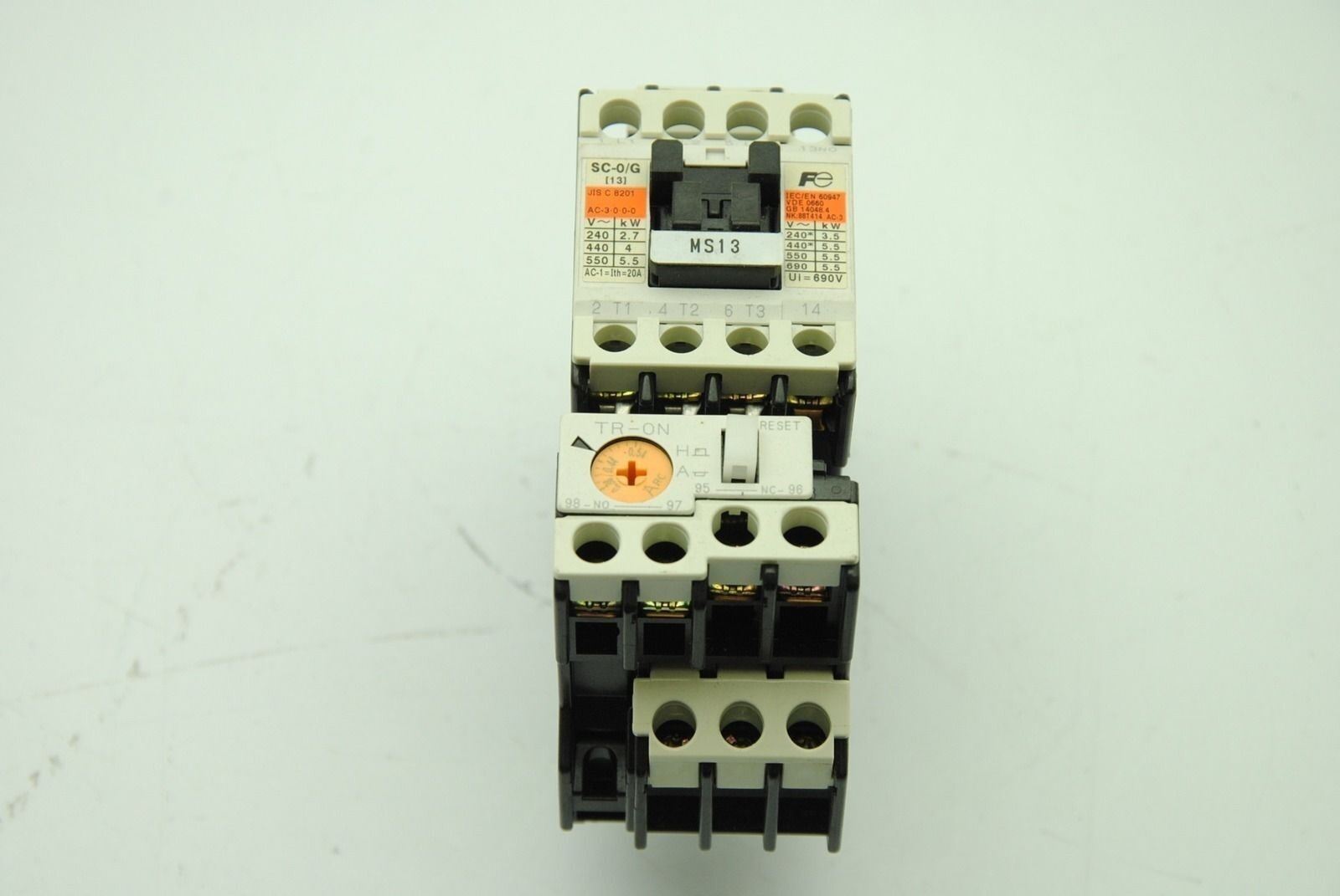 FUJI ELECTRIC SC-0/G Connector 20A 24VDC w/ FUJI TR-0N Overload Relay