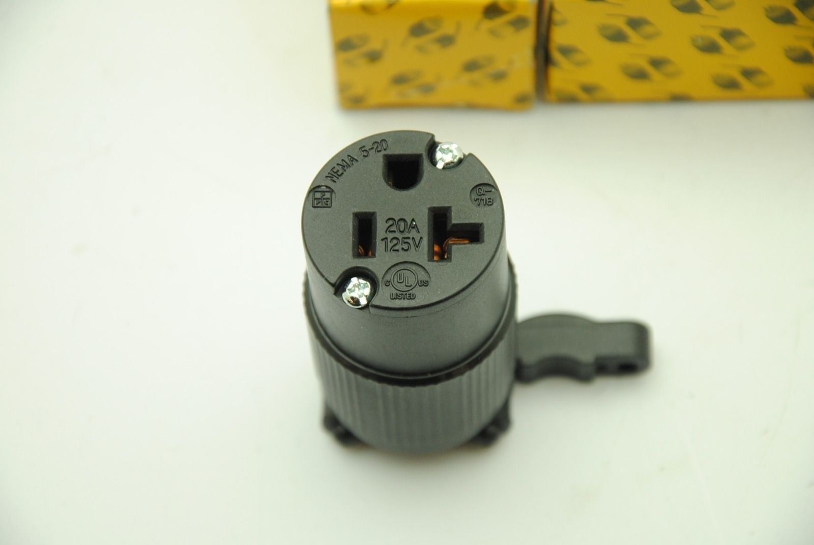 Qualtek Electronics Q-718, Connector 20A 125VAC 2-Pole 3-Wire, Lot of 4