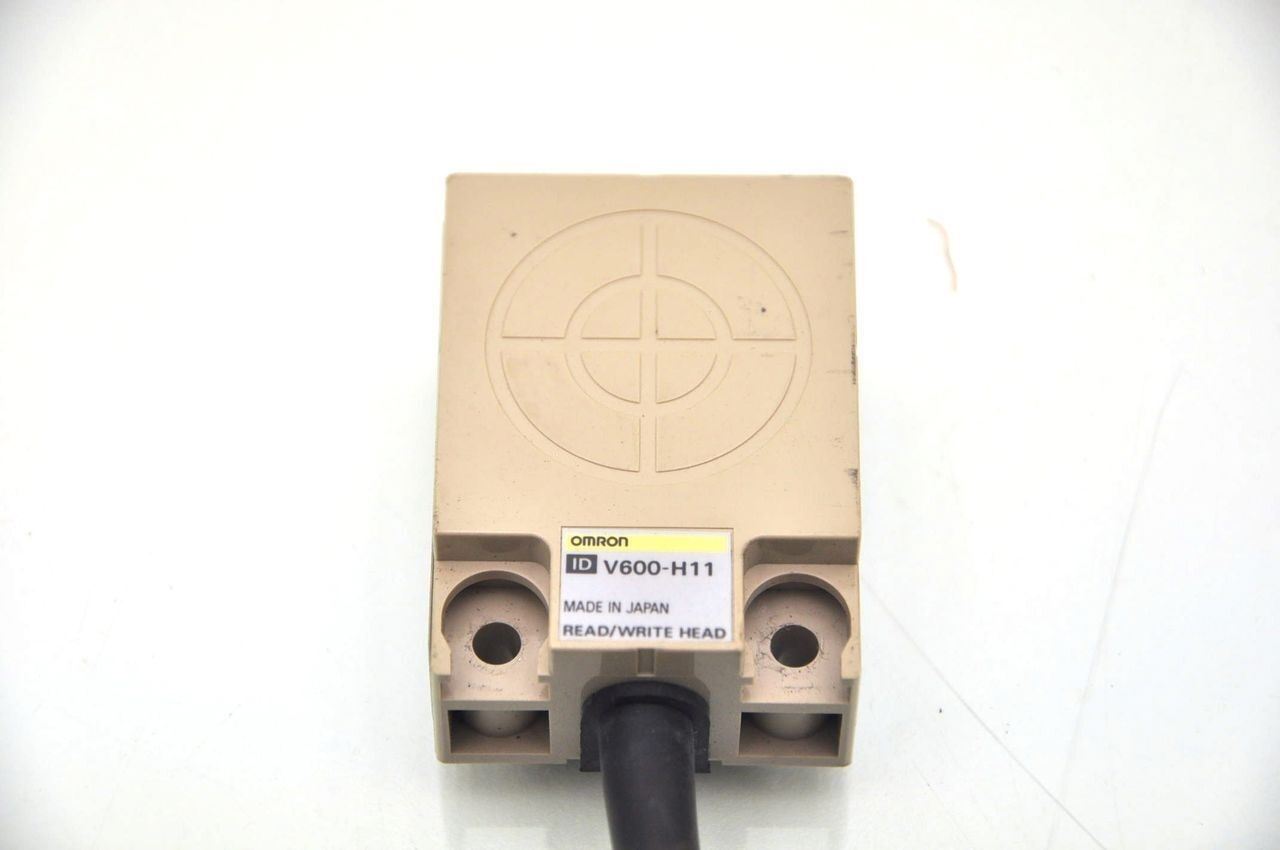 Omron V600-H11 Amplifier Electromagnetic RFID Lot Of 4