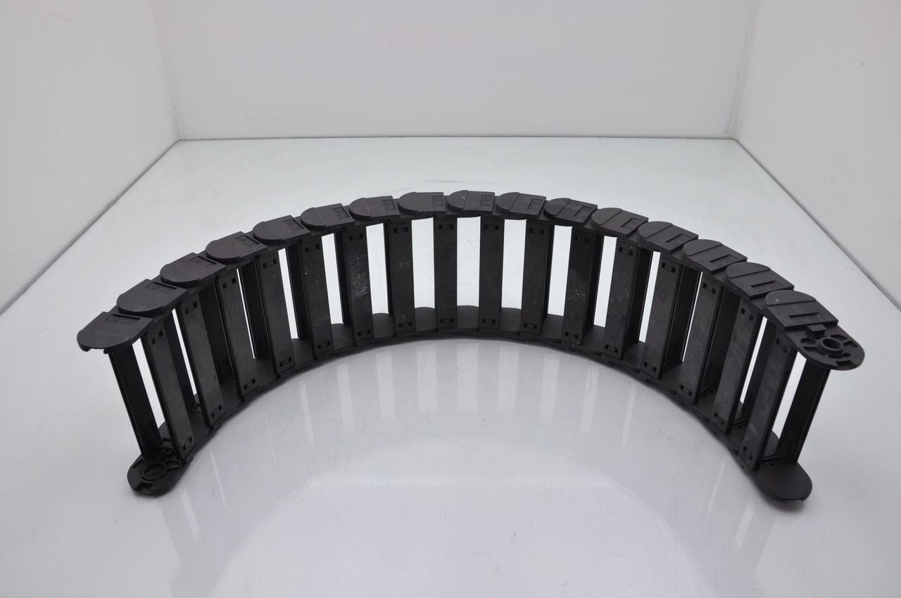 Igus Cable Carrier 28.01.300, 37" L, 5.75" x 1.25" ID (Z48)