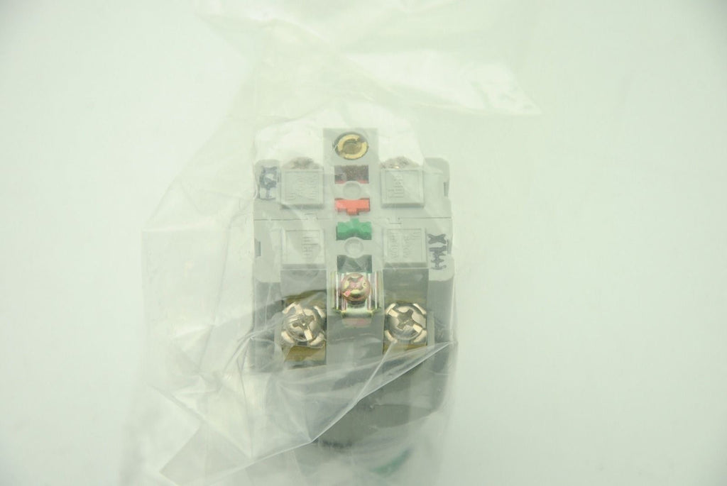 IDEC ALFD29911, 24V Green LED Illuminated Pushbutton